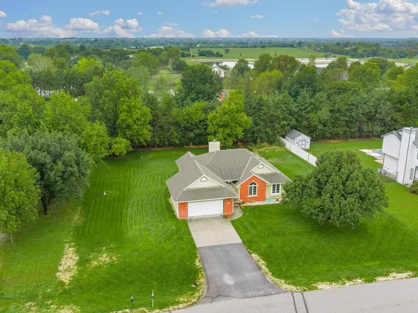 12101 E Moonglow Ave, Derby, KS 67037