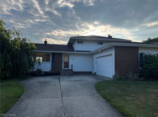 1202 Teakwood Ln, Brunswick, OH