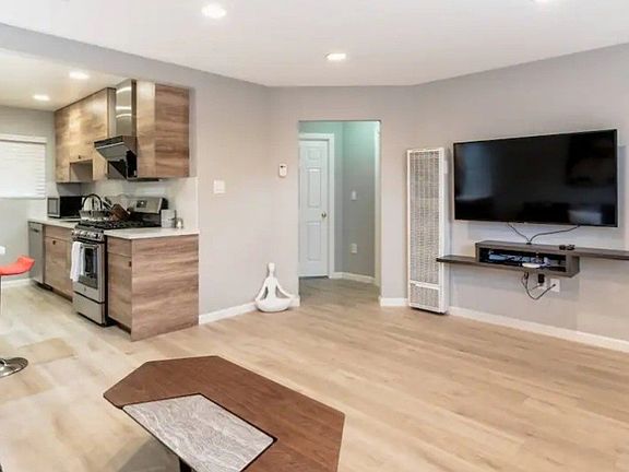 3rd image of 179 Fair Oaks Ave