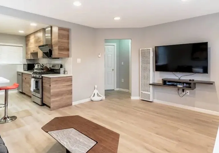 179 Fair Oaks Ave — Photo 3