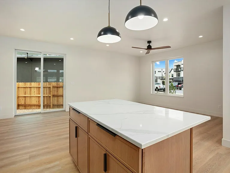 102 Chase St — Photo 4