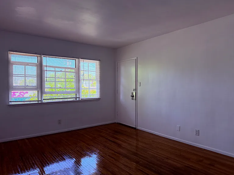 1380 Masselin Ave #6 — Photo 3