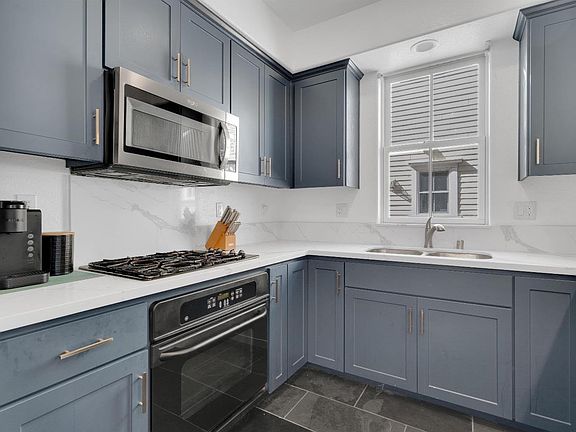 5th image of 1045 Sanderling Dr #4