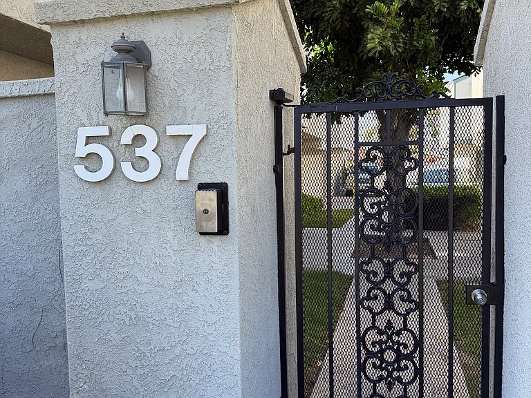 537 W Broadway #101 — Photo 2