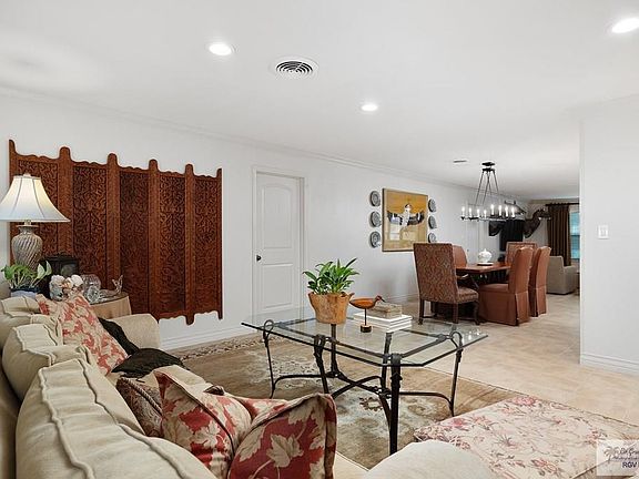 4th image of 2801 Becky Ln