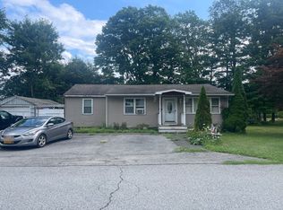 28 Cornwall Ct, Patterson, NY 12563