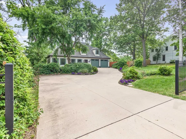 1310 W Broadway, Columbia, MO 65203