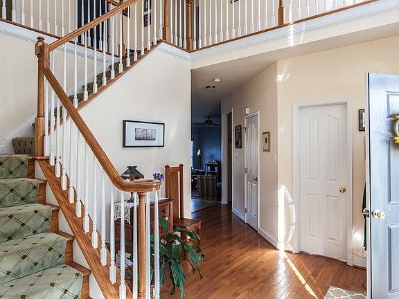 4th image of 9410 Indianfield Dr
