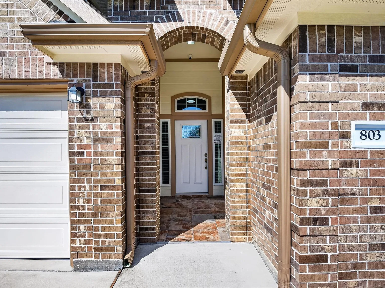 3 bed, 2.0 bath, 1545 sqft, $2,000 — Photo 2