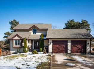 15089 S Grove Rd, Lansing, MI 48906