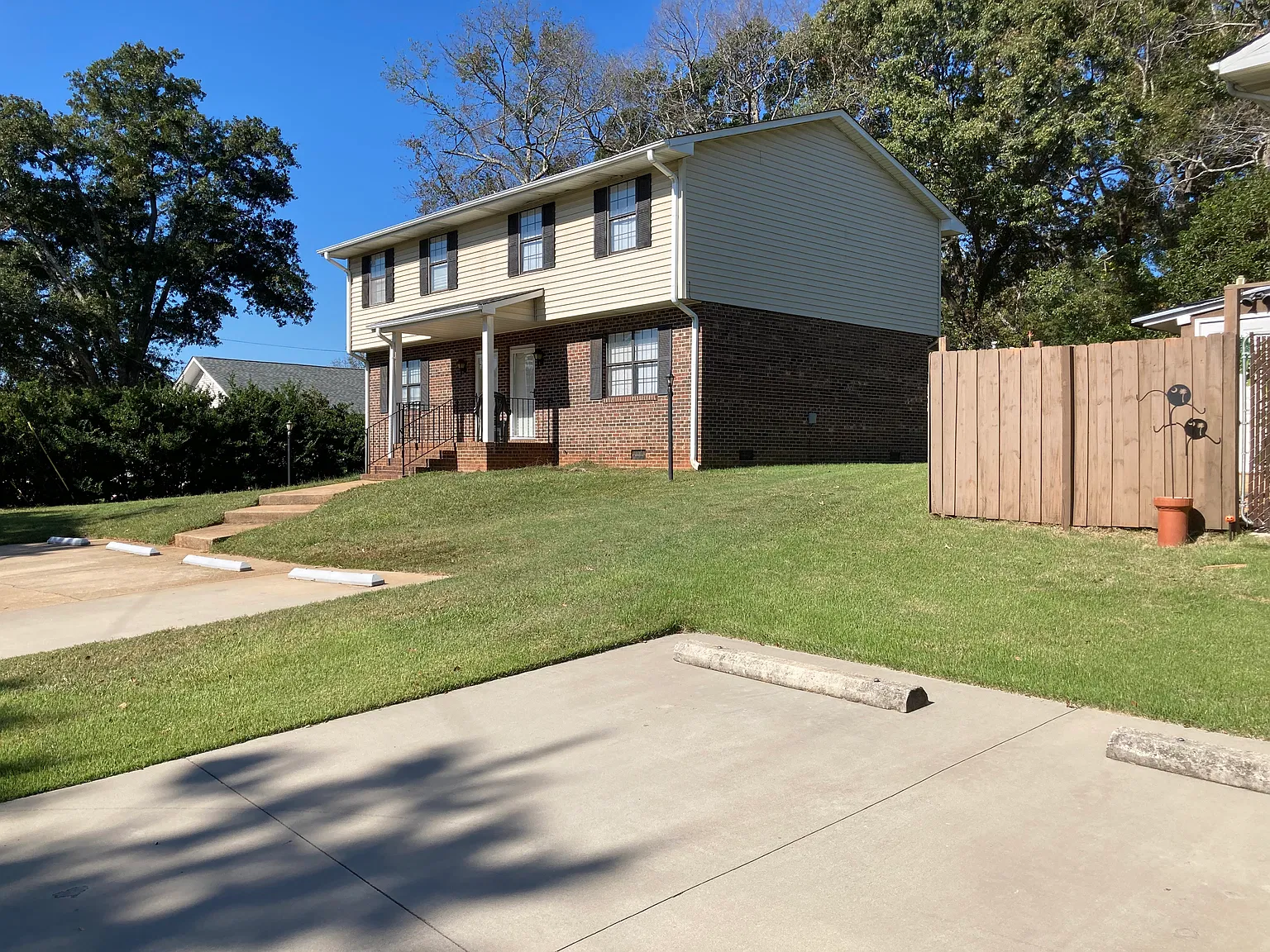 2 bed, 1.5 bath, 1060 sqft, $960 — Photo 1