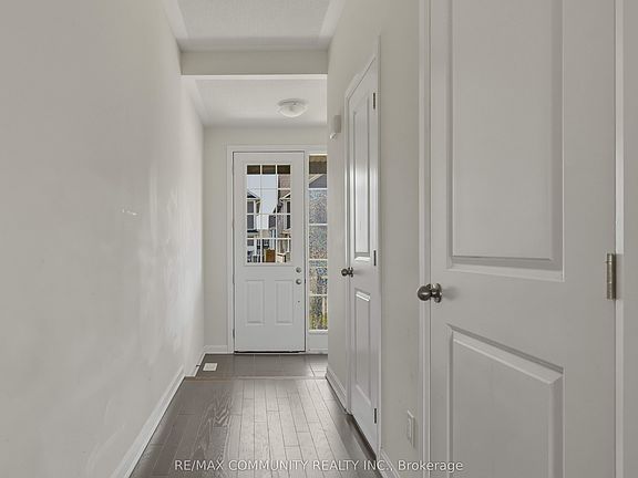 3rd image of 110 Oakmont Dr