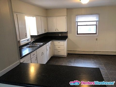 1st image of 4941 Division Ave