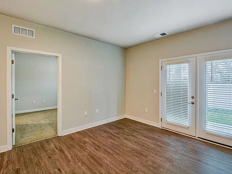2810 SE Rio Dr — Photo 5