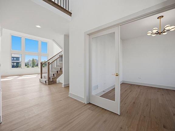 2nd image of 1033 Emerald Dr