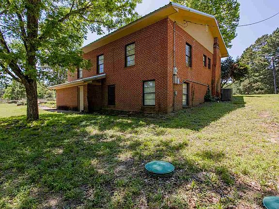 3rd image of 5037 Country Road Dr #225