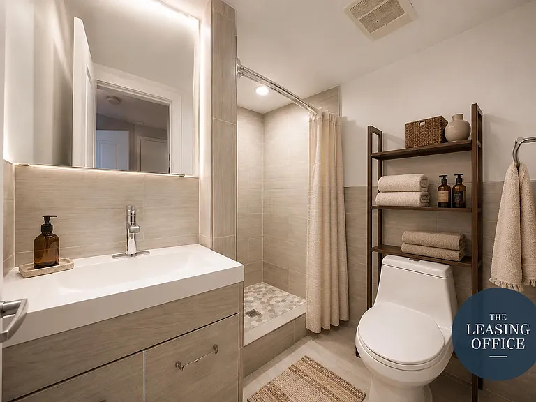 450 W 46th St #5FW — Photo 5