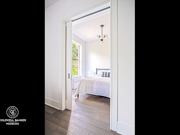 3rd image of 458 W 20th St APT 3A
