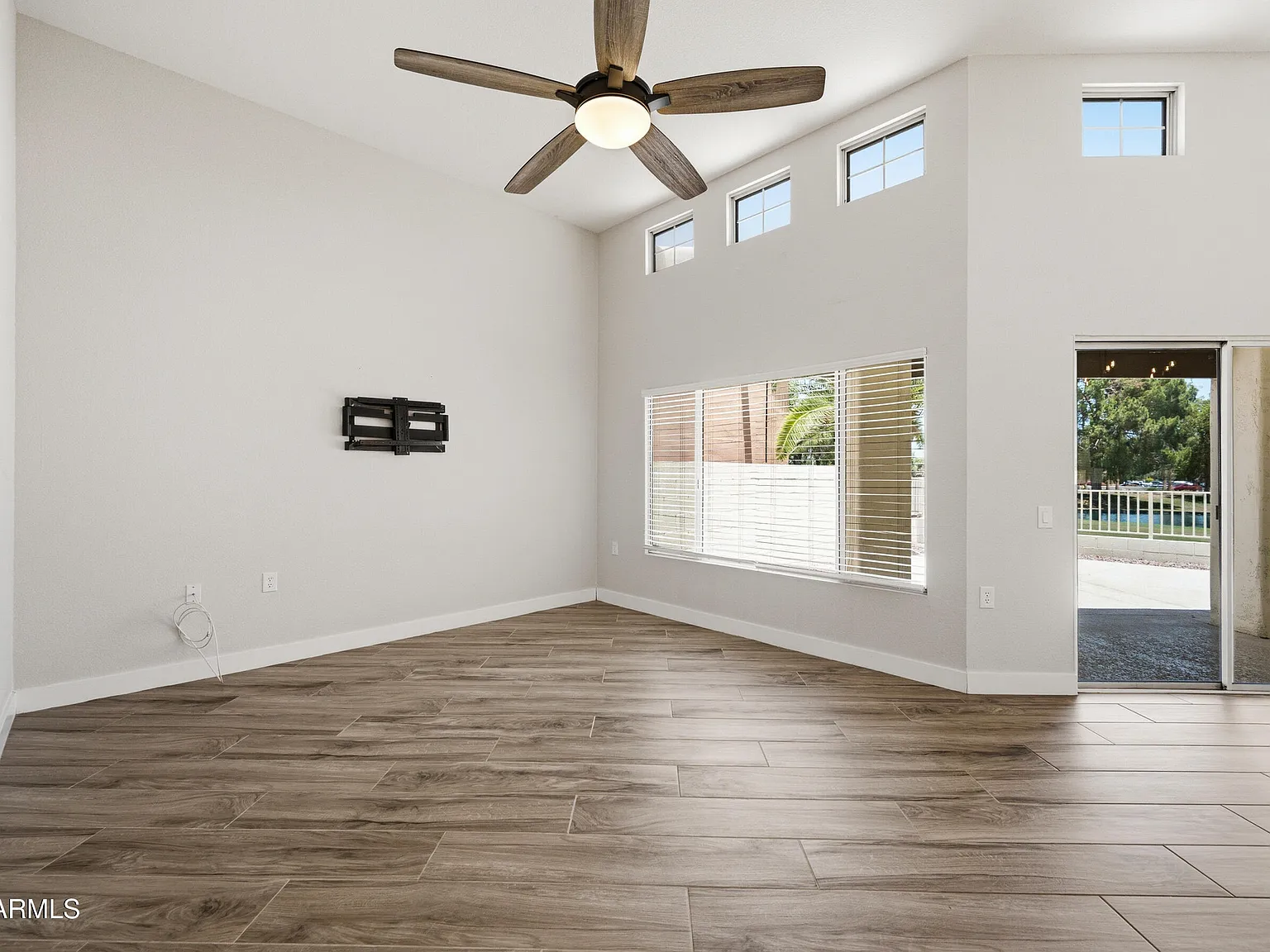 2 bed, 2.0 bath, 1408 sqft, $2,250 — Photo 3