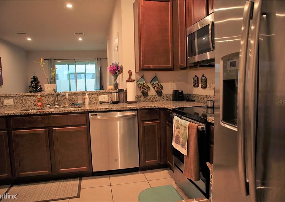 1st image of 10736R Verawood Dr