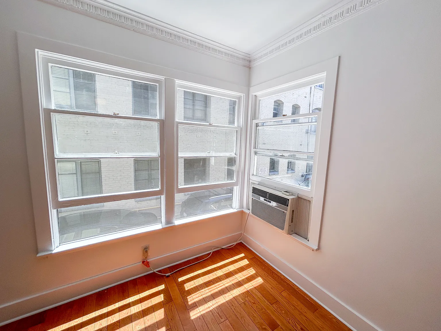 2 bed, 700 sqft, $2,450 — Photo 4