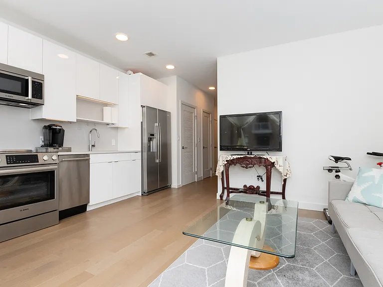 45 Lewis St #202 — Photo 6