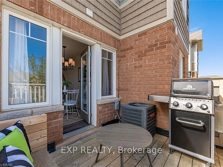 8 Stratus St — Photo 19