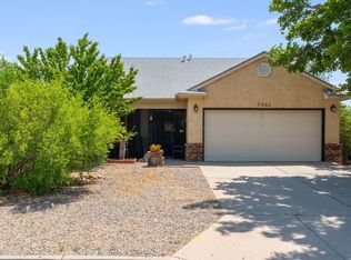 7541 Mackenzie Dr NE, Rio Rancho, NM 87144