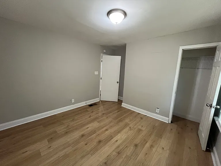 3905 Robinson Rd — Photo 16