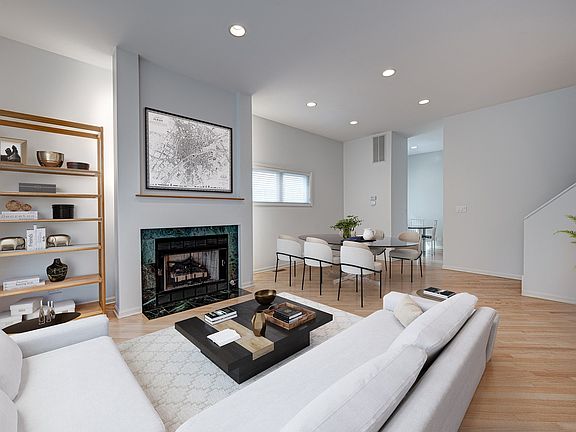 3rd image of 816 Hinman Ave Unit 6