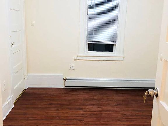 5th image of 84-67 Kneeland Ave #1