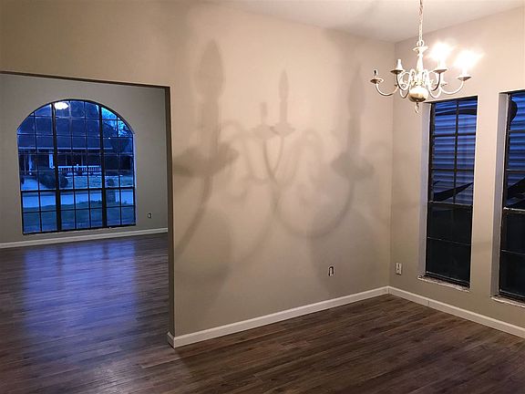 4th image of 12845 Sequoia Ln