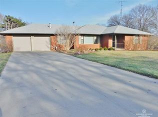 520 S Cotner Blvd, Lincoln, NE 68510
