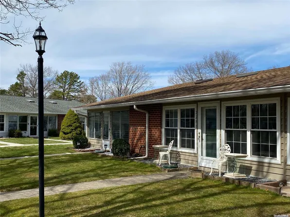 228 Blackpool Court #B, Ridge, NY 11961