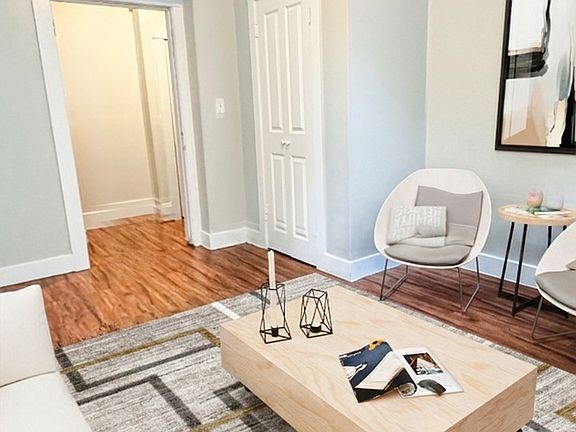4th image of 4746 16th Ave NE APT 5