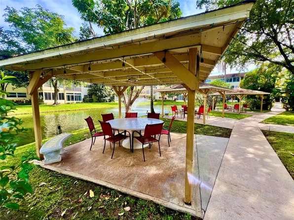 5131 W Oakland Park Boulevard #305, Lauderdale Lakes, FL 33313