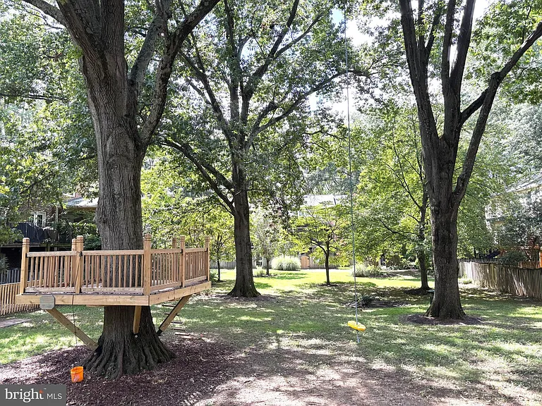 11741 N Shore Dr — Photo 15