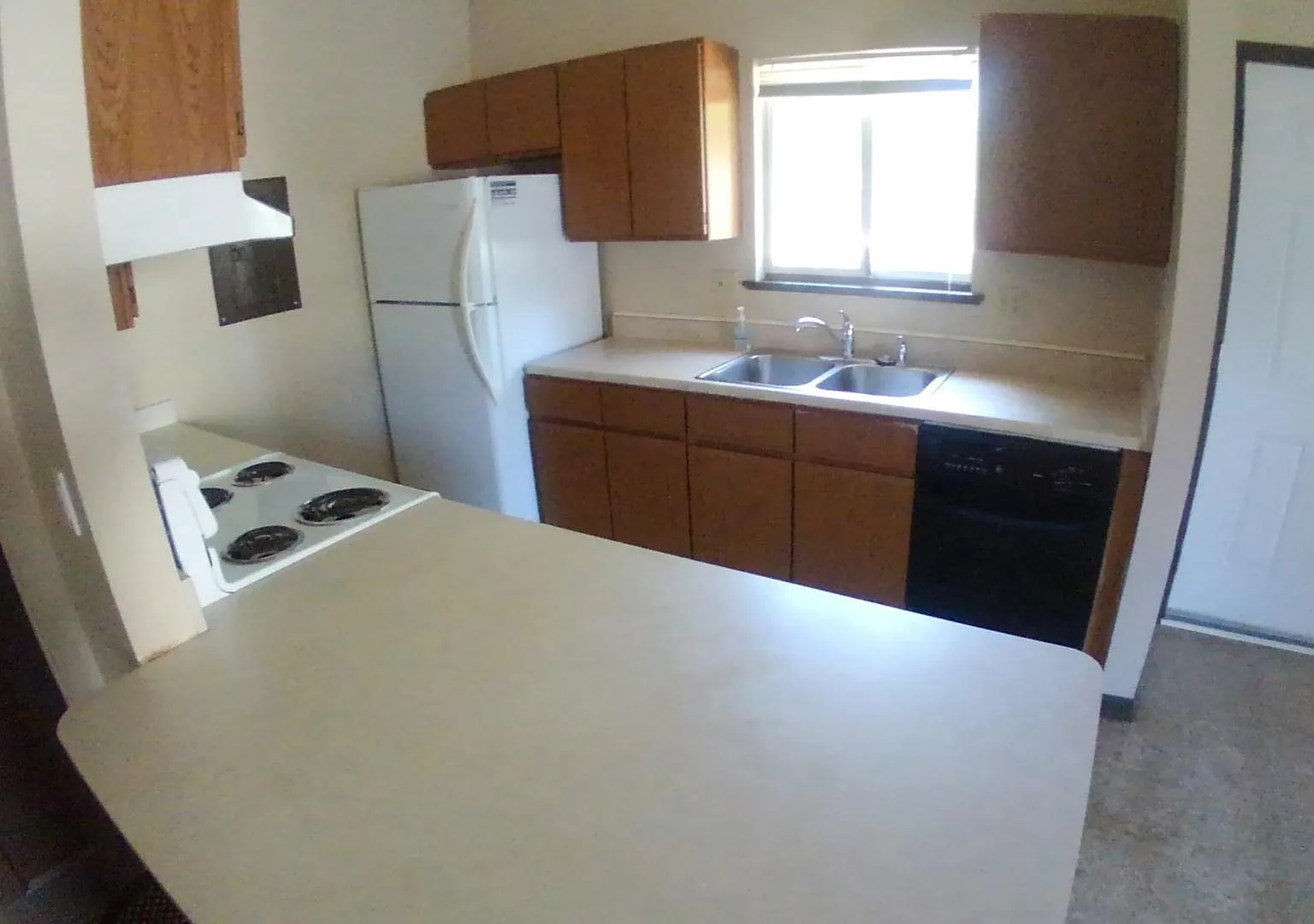 4 bed, 1560 sqft, $2,750 — Photo 3