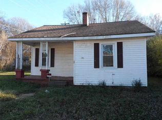 32 Ames St, Seneca, SC 29678