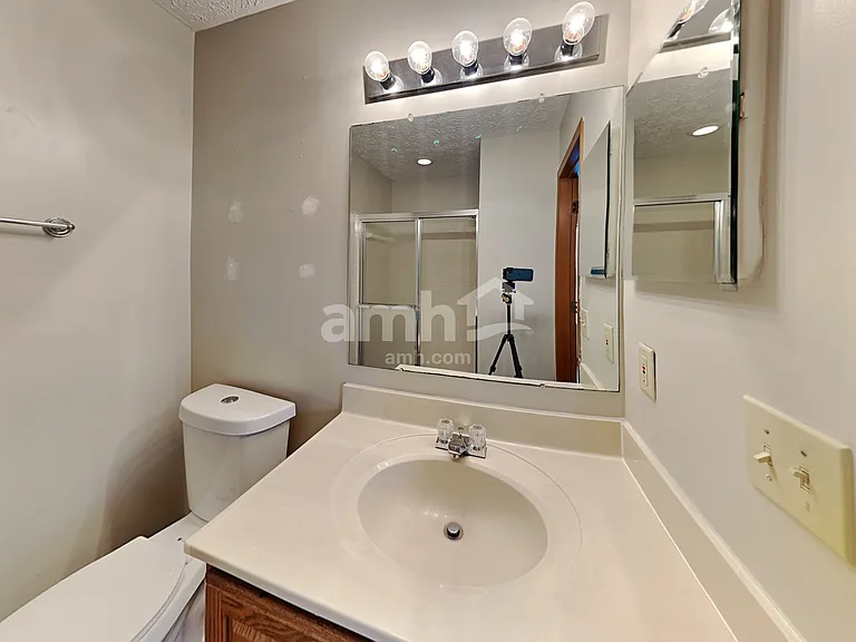 1129 Oslo Pass — Photo 10