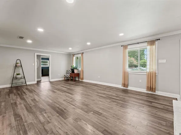 1088 Sinclair Dr, Baton Rouge, LA 70815