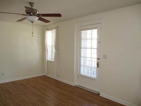 3rd image of 303 Towles Ave