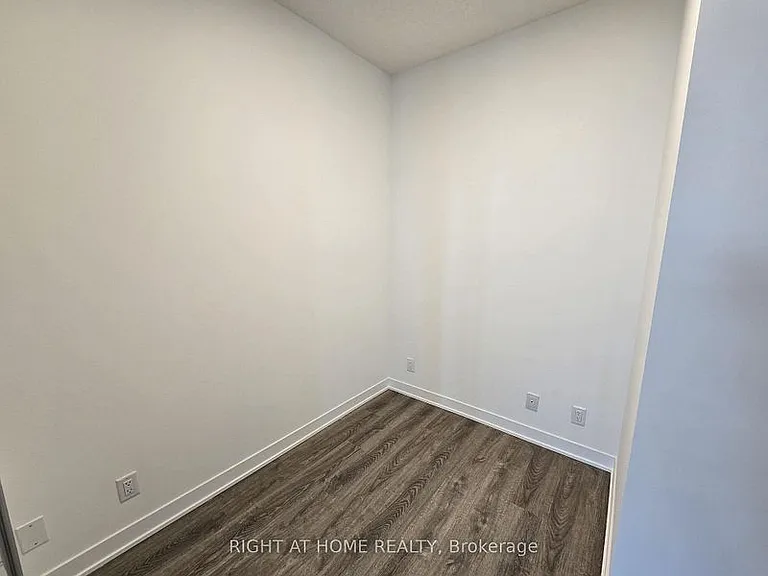 180 Front St E #4209 — Photo 29