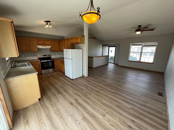 Open concept - Kitchen, dining, living