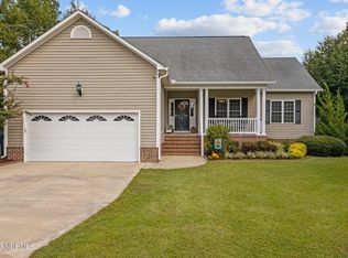 403 Pirates Rd, New Bern, NC 28562