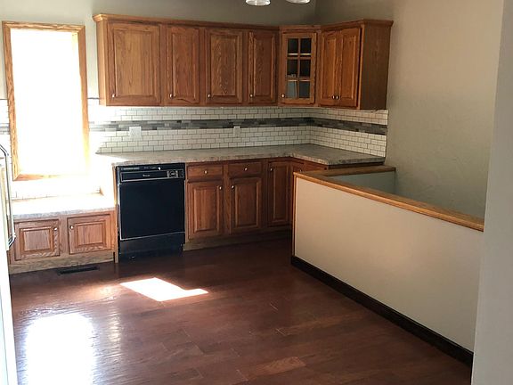 4th image of 881 Skyside Dr