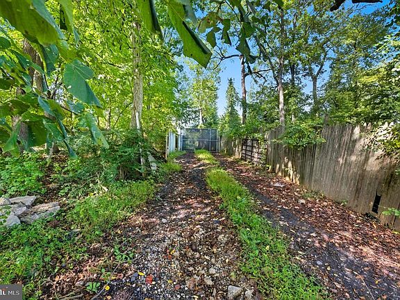 4th image of 9310 Crandall Rd