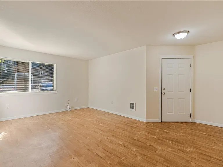 Cascade Woods Apartments — Photo 7