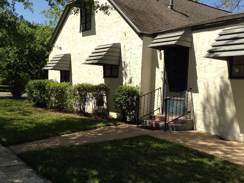 6th side entrance