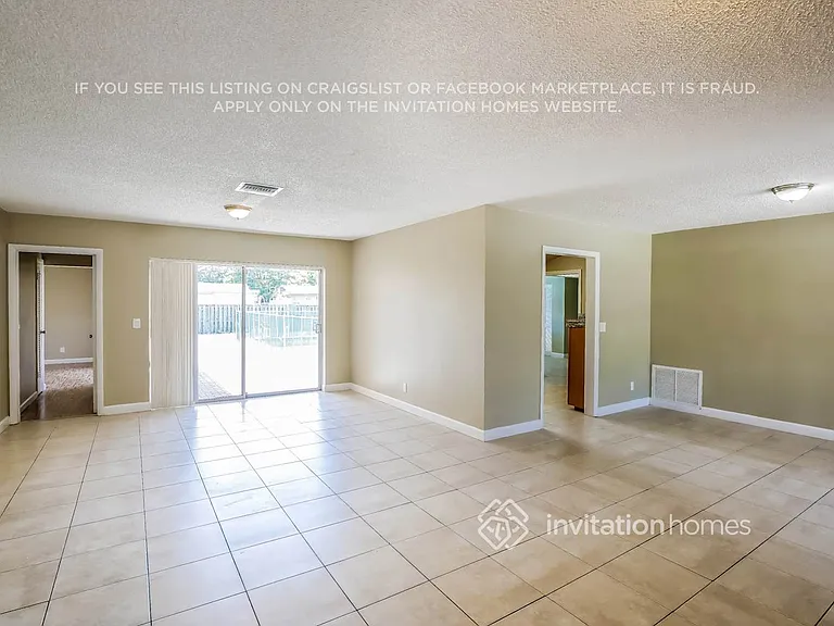 1810 N 47th Ave — Photo 3